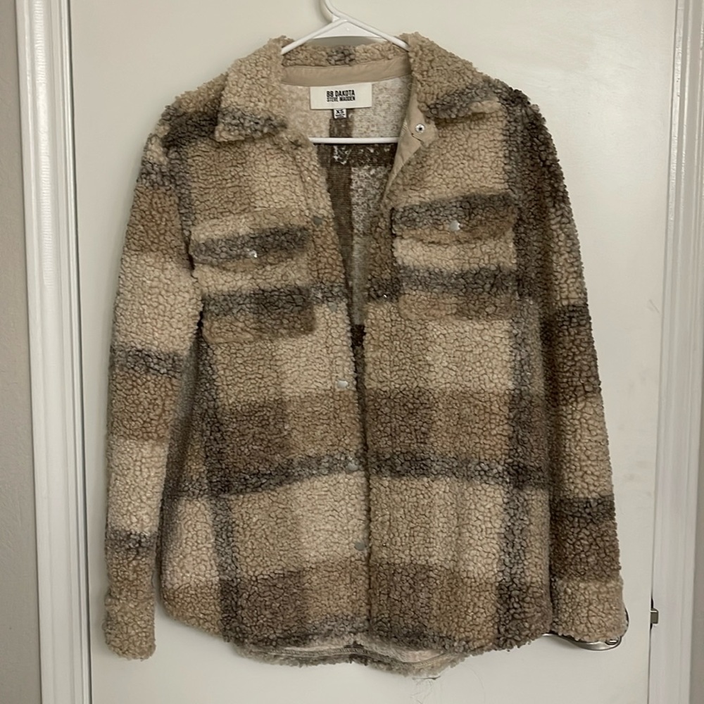 BB Dakota by Steve Madden Tan/Brown Plaid Sherpa Shacket Size XS
